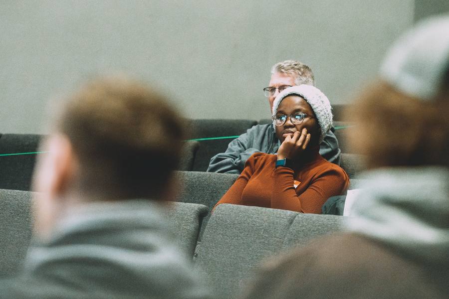 A young person listening during a WUMS session